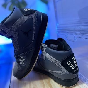 Nike Jordan 1 - Flight Gray - 372704-019 - Dark Grey - Black White - Cement Grey